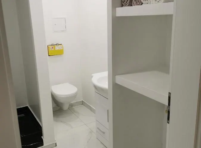 아파트 Apartma Kantina