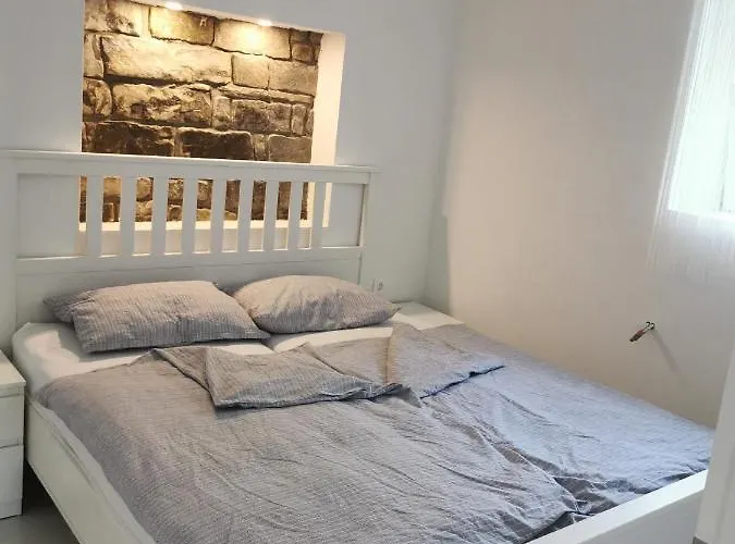 아파트 Apartma Kantina