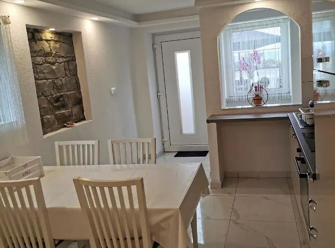 Apartma Kantina 아파트 안카란